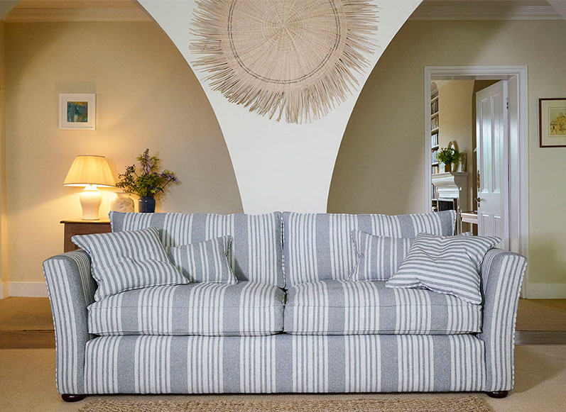 1 Aldeburgh 2.5 Seater Sofa in Cloth 22 Bayadere Seal with Scatters in Bayadere & Barcode Seal